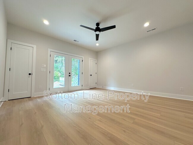 Building Photo - 1358 Briar Creek Rd