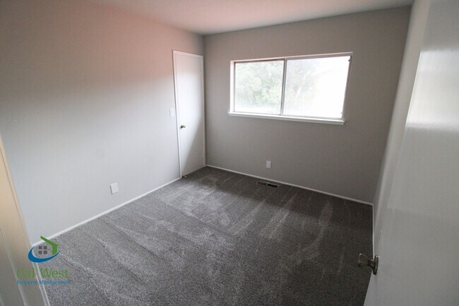 Building Photo - $4595 - **COMING SOON** Large spacious upd...