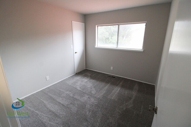 Building Photo - $4595 - Large spacious updated 4 Bed/2.5 B...