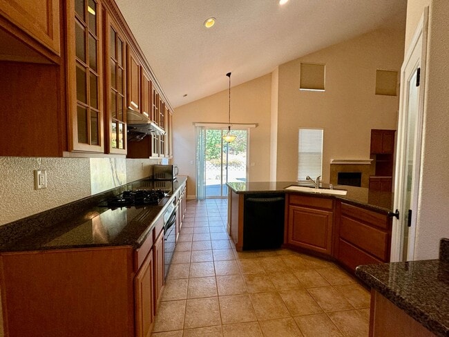 Building Photo - Beautiful Four-Bedroom Home Available in Folsom!