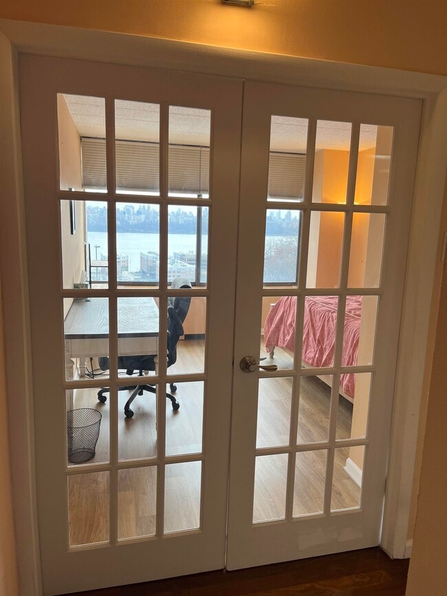 Building Photo - 9060 Palisade Ave