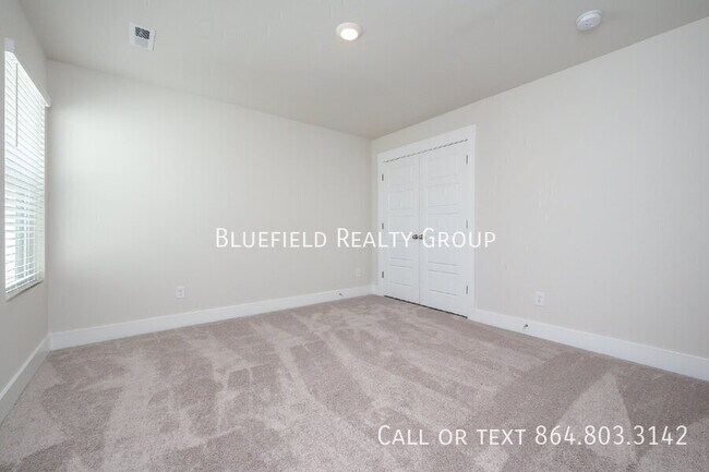 Building Photo - 69 Galley Ln