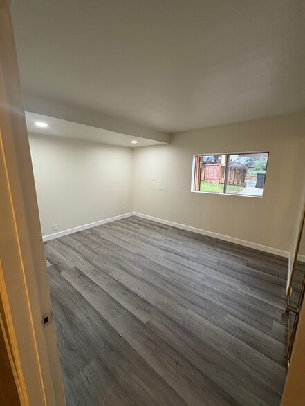Master Bedroom - 23162 Smith Rd