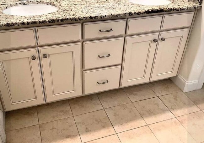 Building Photo - 756 Varina Ln