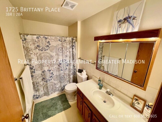 Building Photo - 1725 Brittany Pl