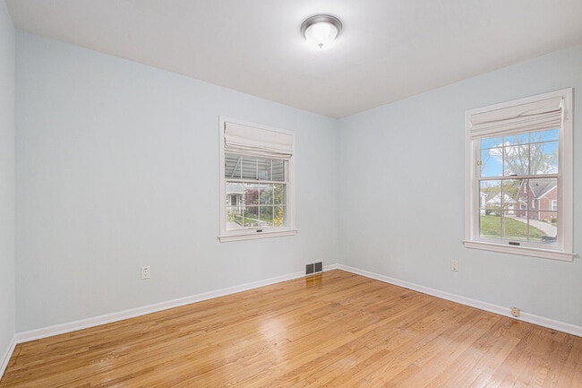Building Photo - 124 Fairview Dr