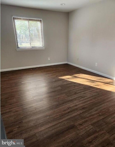 Building Photo - 2115 Woodhollow Dr