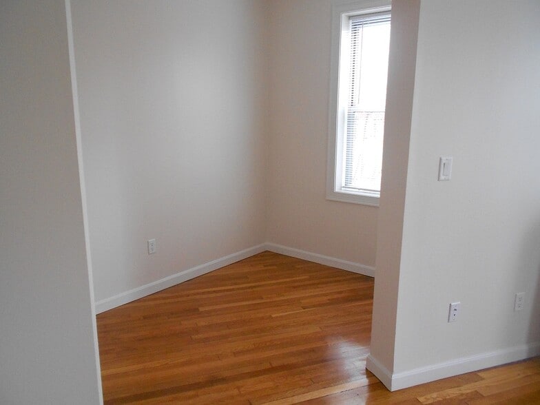 Building Photo - 636 Dorchester Ave