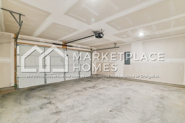 Building Photo - 7646 Belhaven Ln