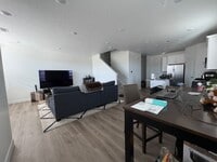 Building Photo - 487 W Carnation Ct