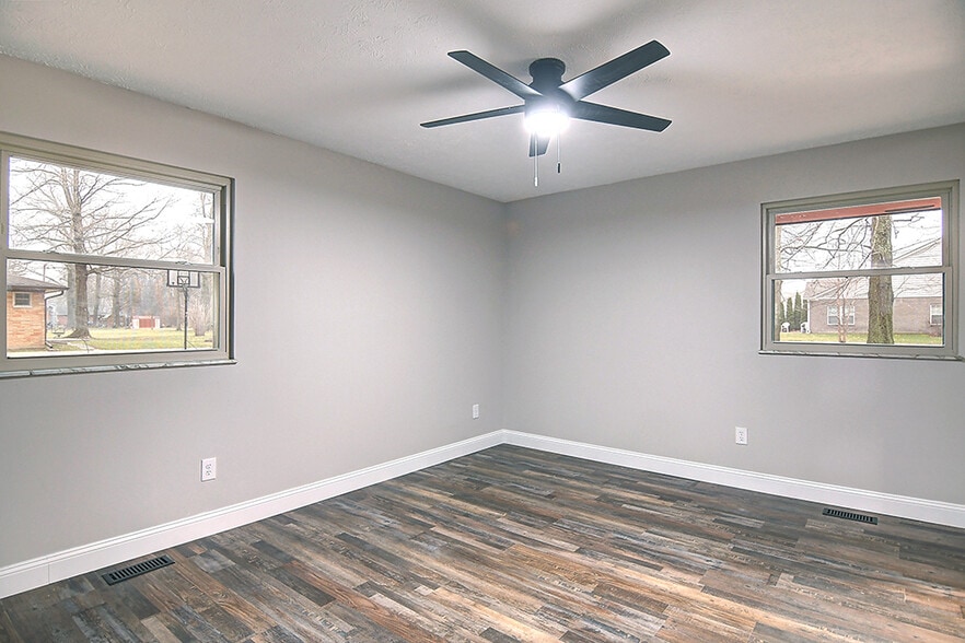 Building Photo - 1209 Nutwood Dr