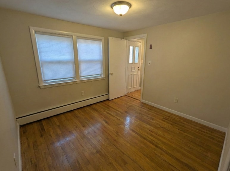 Building Photo - 12 James St