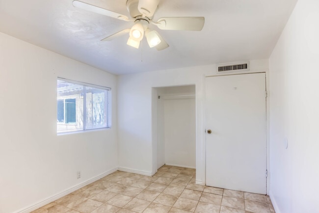 Building Photo - 2555 E Fort Lowell Rd