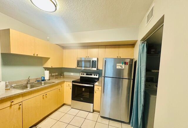 Building Photo - 402 Villa Cir