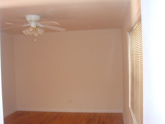 Building Photo - 985 Greenwood Ave NE