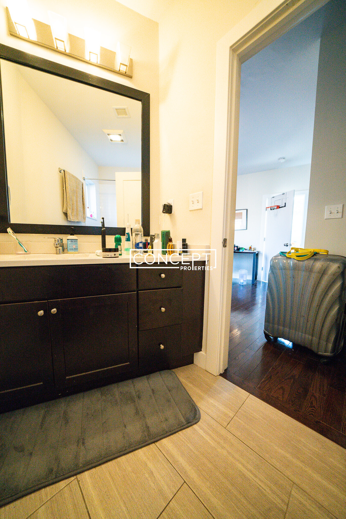 Building Photo - 20 Sussex St