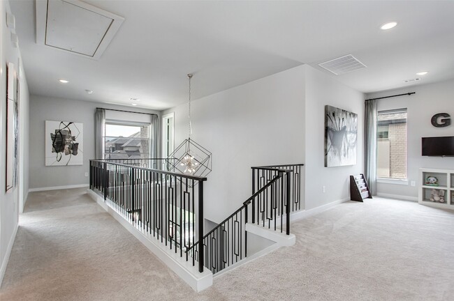 Building Photo - 2468 Electra Dr