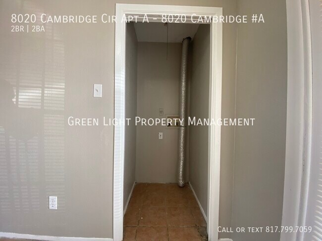 Building Photo - 8020 Cambridge Cir