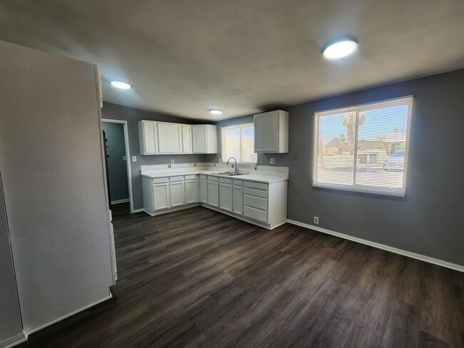 Building Photo - 3 bedroom 1.5 bath home!!!