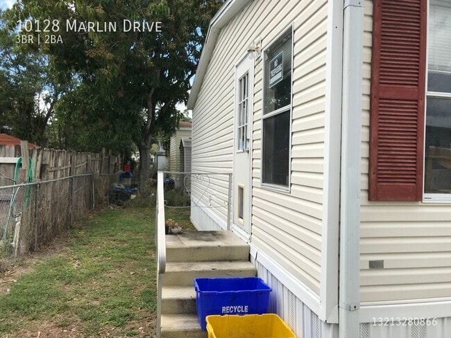 Building Photo - 10128 Marlin Dr