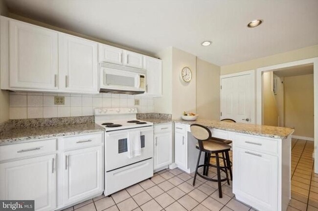 Building Photo - 205 N Pullman Dr