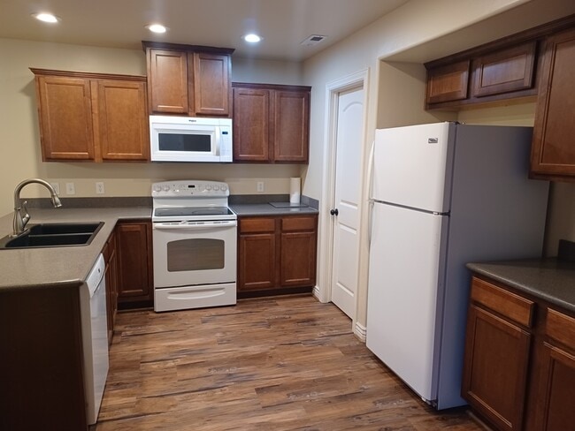 Building Photo - 1159 W 100 S