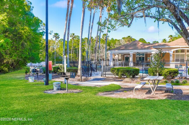 Building Photo - 10550 Baymeadows Rd