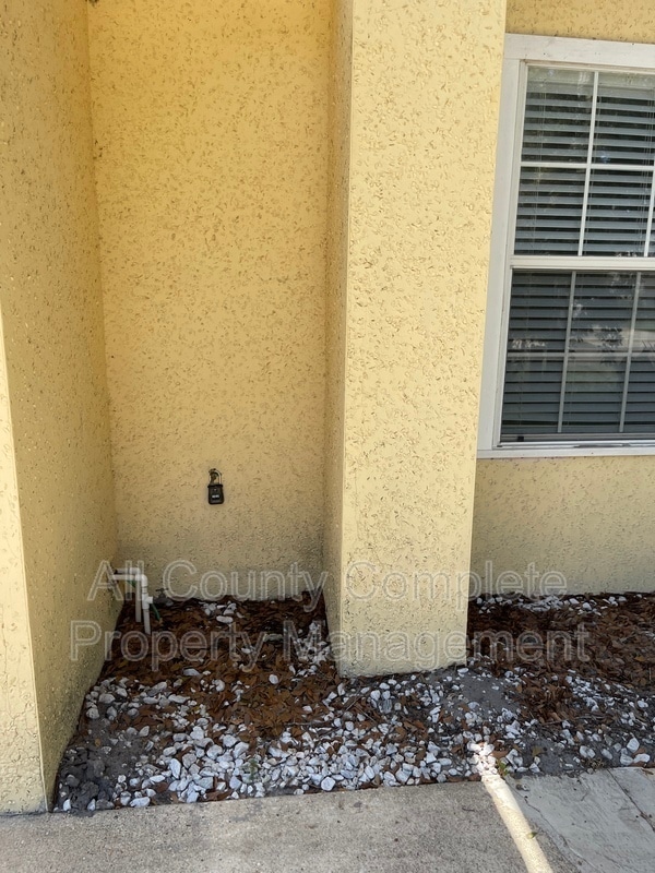 Building Photo - 72 7th St