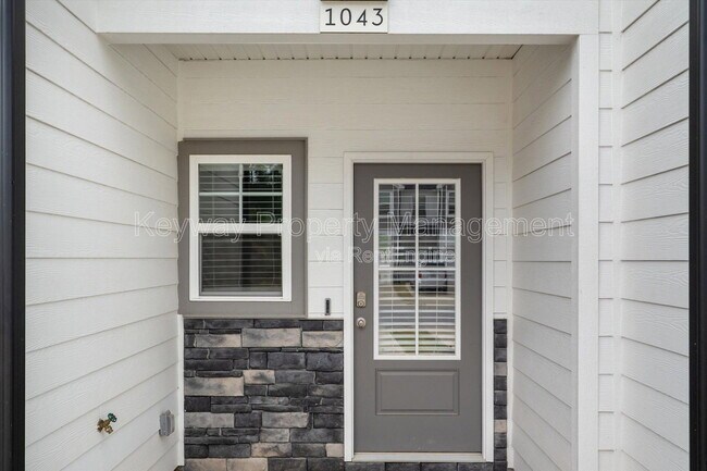 Building Photo - 1043 Linsmore Ave