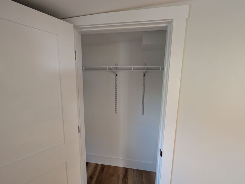 Building Photo - 125 Maple Manor Dr