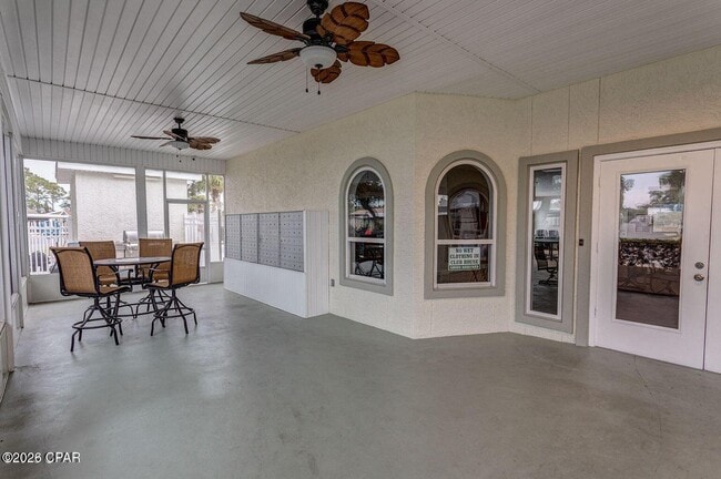 Building Photo - 1219 Thomas Dr