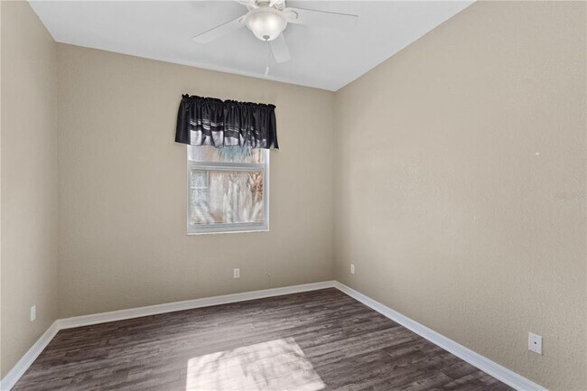 Building Photo - 819 Fairwaycove Ln