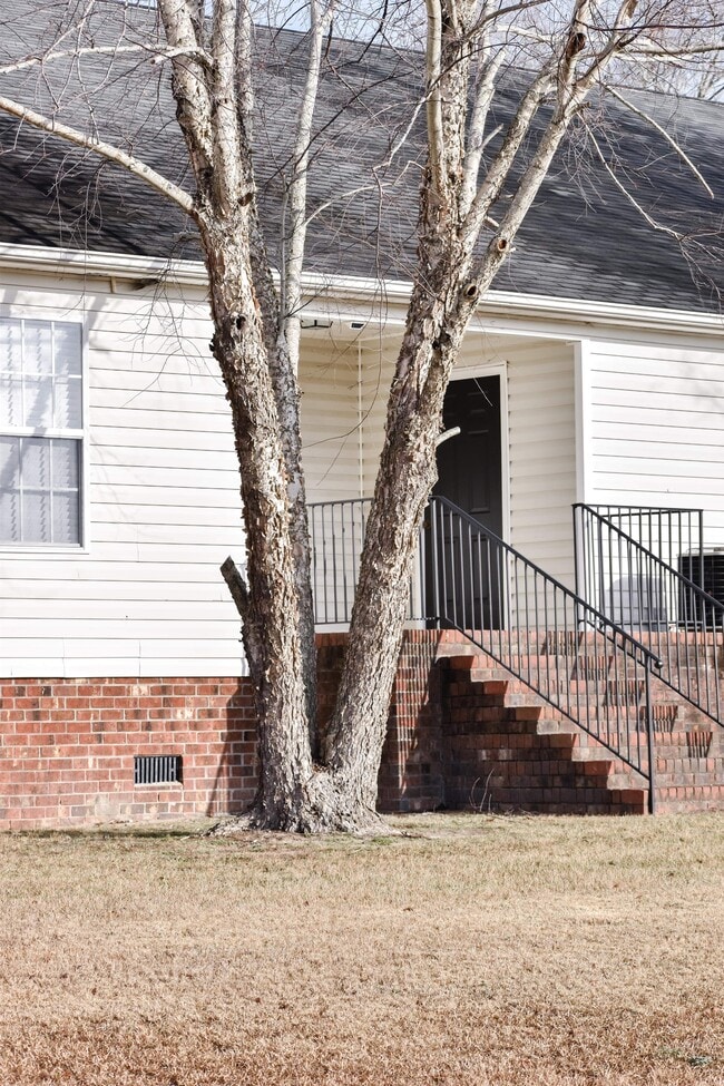 Building Photo - Deveron Townhome