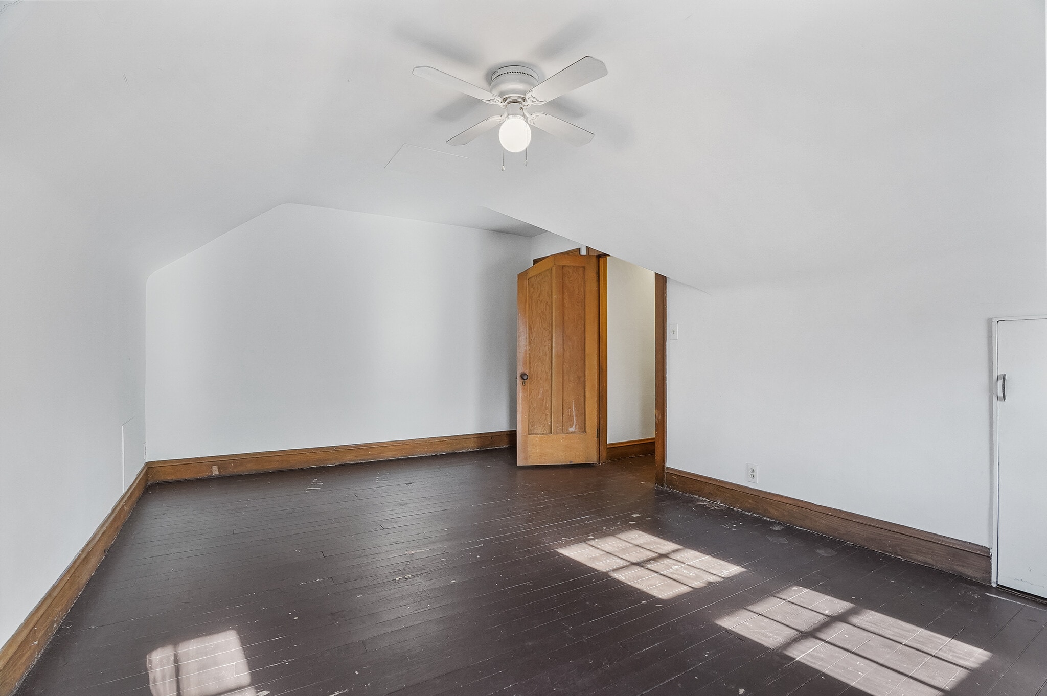 3r floor bedroom #% - 2341 S Overlook Rd