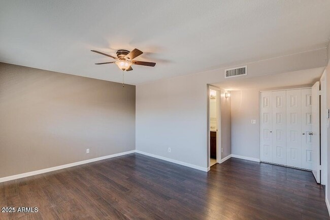 Building Photo - 831 E Stephens Dr