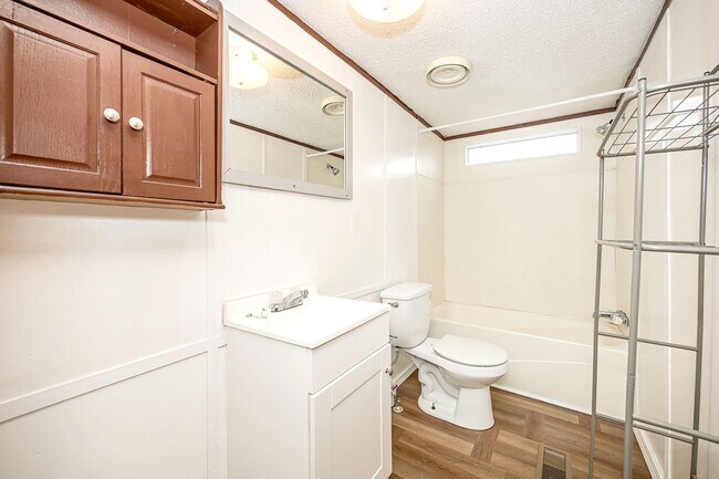 Building Photo - Elizabeth's RV Park -Mobile Homes-