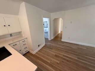 Building Photo - 403 W Eleventh St