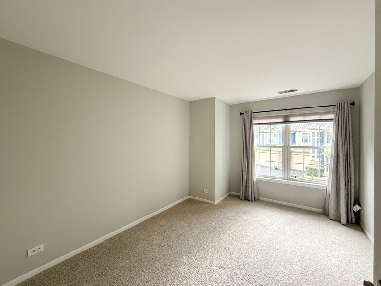 Building Photo - 1275 Old Mill Ln