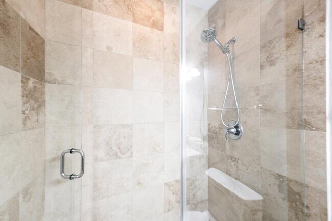 Building Photo - 61 Isle of Venice Dr