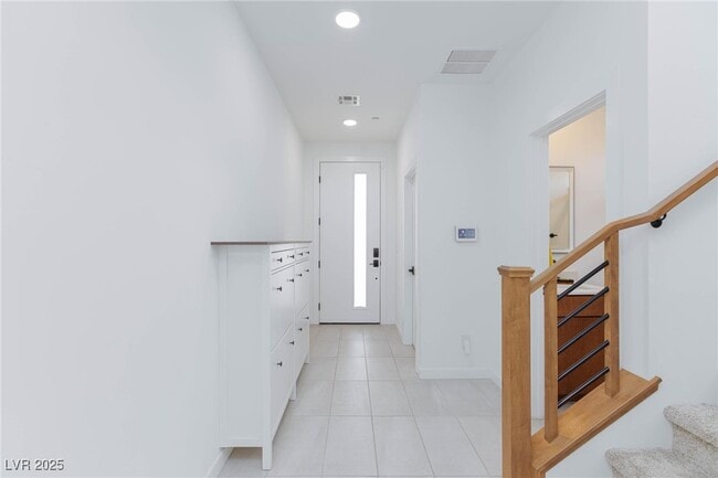 Building Photo - 836 Carlon Hls Ave