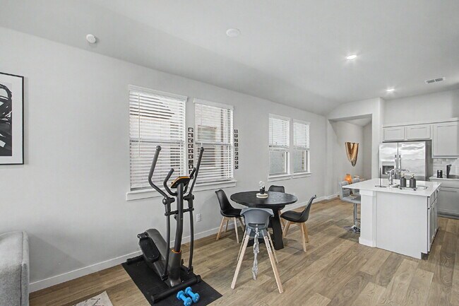 Building Photo - Experience Princeton Lifestyle
