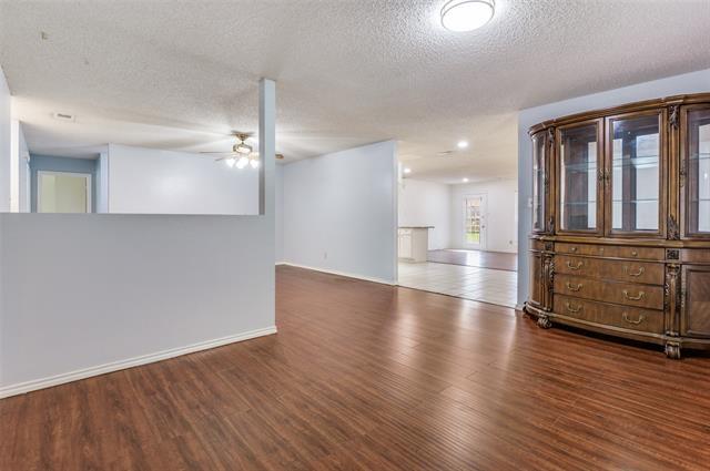 Building Photo - 528 Lester St