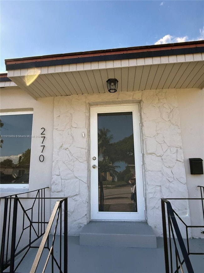 Building Photo - 2770 SW 34th Ct