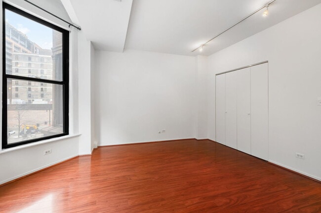 Building Photo - 431 S Dearborn St