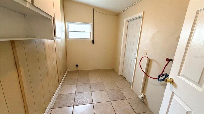 Building Photo - 4102 Highland Loop