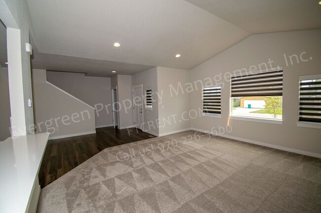 Building Photo - 298 E Chestnut St