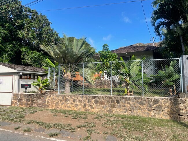 Building Photo - 3874 Leahi Ave