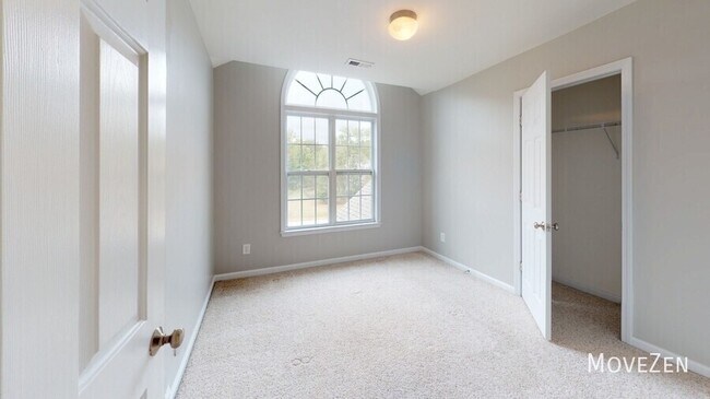 Building Photo - 2916 Hayward Ct