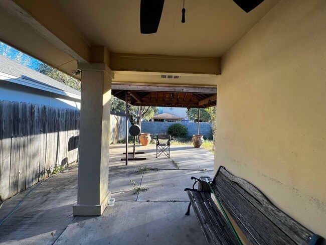 Building Photo - 307 Hancock Ct