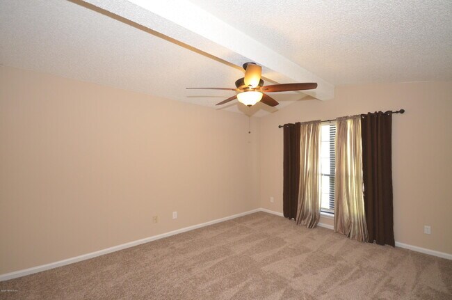 Building Photo - 2521 Glade Springs Dr